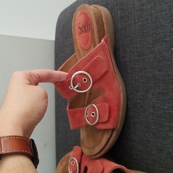 Sofft brooklyn suede sandal for women size 8M in coral. - Picture 7 of 7